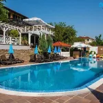Chiflika Family Hotel 2*